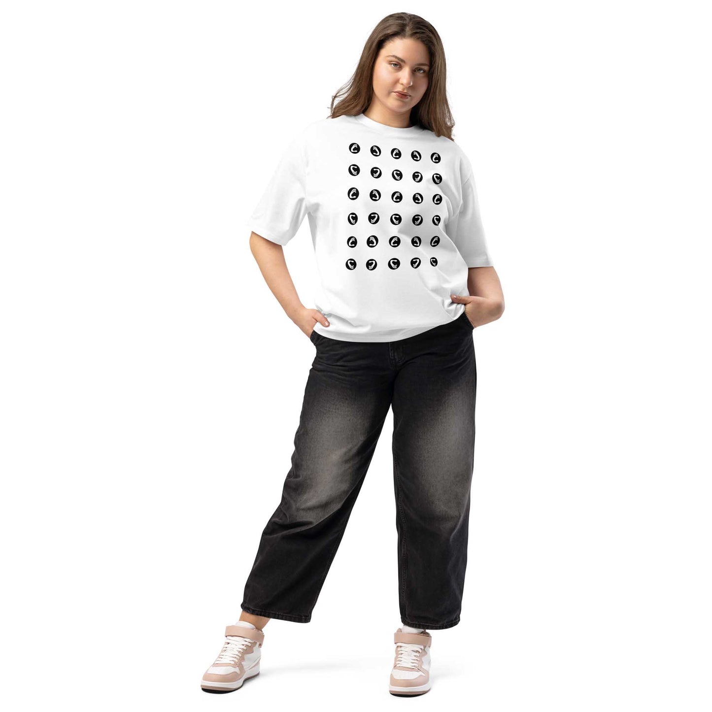 Schweres, übergroßes T-Shirt mit Handlogo von Maria Marachowska